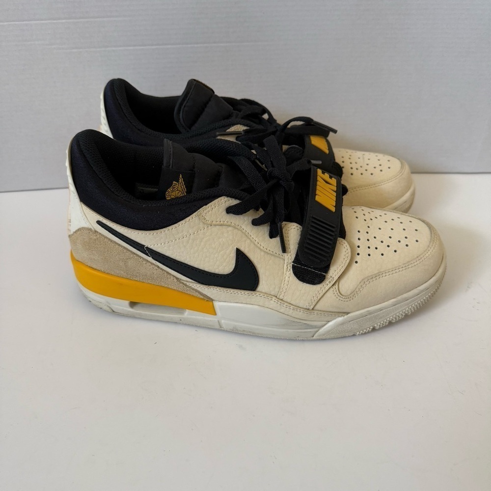 Nike Air Jordan Legacy Sneakers Low Pale CD7069-200 Unisex Cream Black SZ 8.5